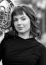 Sylvia Beach, horn